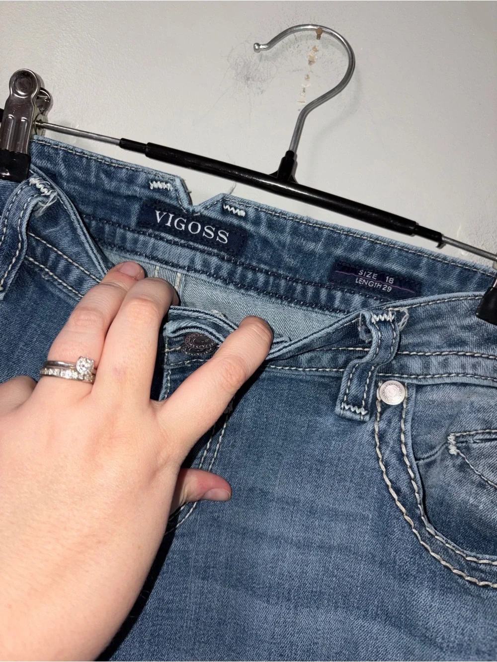 Vigoss Distressed Faded The Chelsea Boyfriend Jeans Plus Size 18/29 Women’s - Picture 2 of 4